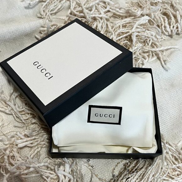 GUCCI Sterling Silver Necklace with Engraved Heart Omnia Amor Amantibus - Picture 10 of 11